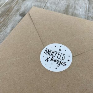 ronde sticker | knuffels en kusjes