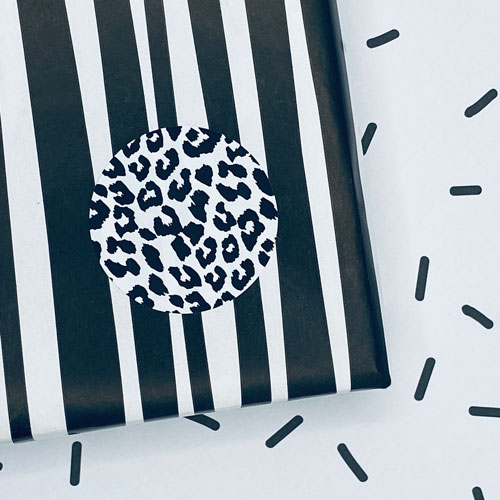 ronde sticker | panterprint | zwart-wit